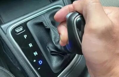Hộp số ô tô bị giật khi sang số nguy hiểm không? khi nào nên sửa