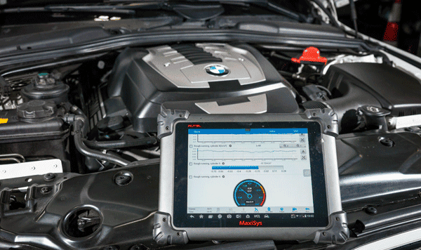 kiểm tra xe bmw tại v8 garage