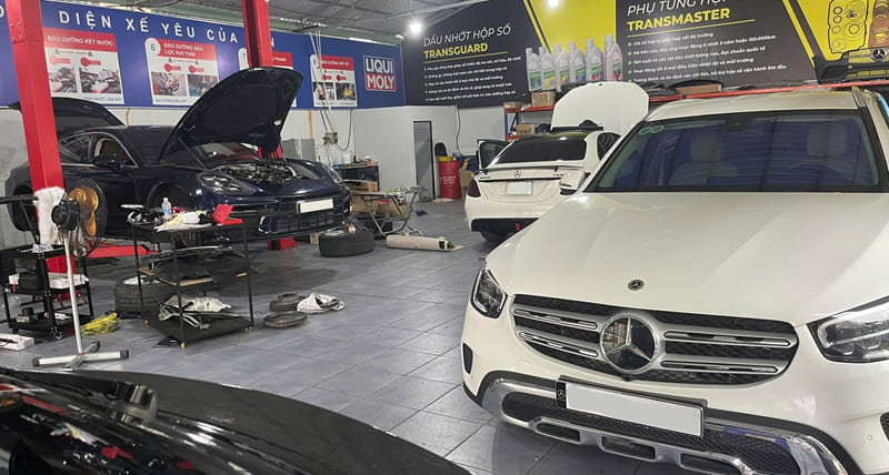 kiểm tra ô tô tại v8 garage